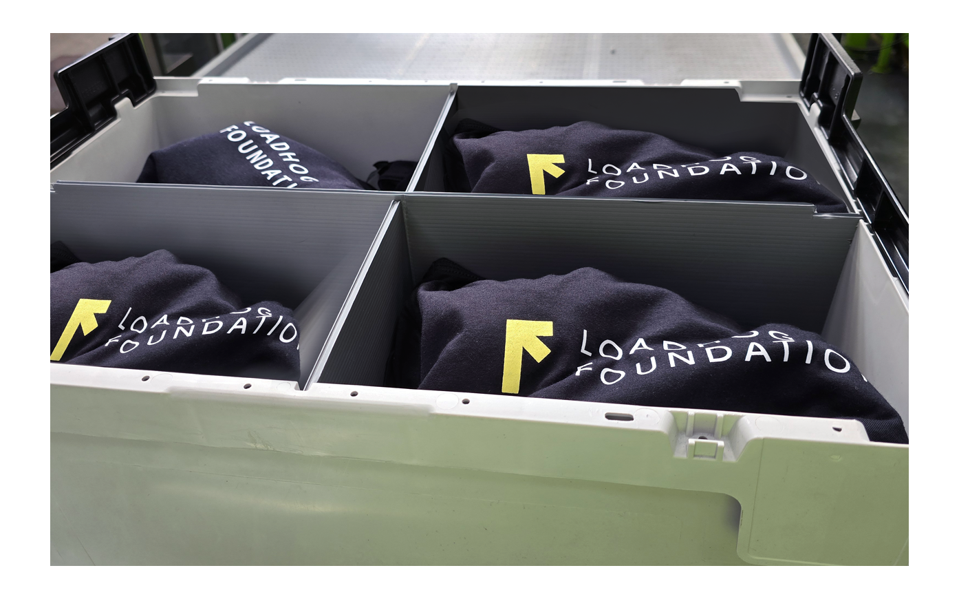 Loadhog’s Omnimax Bale Arm dividers reduce the number of totes required in the system, increasing vehicle fill and storage utilisation. This improves overall efficiency while keeping totes secure and protected from damage.